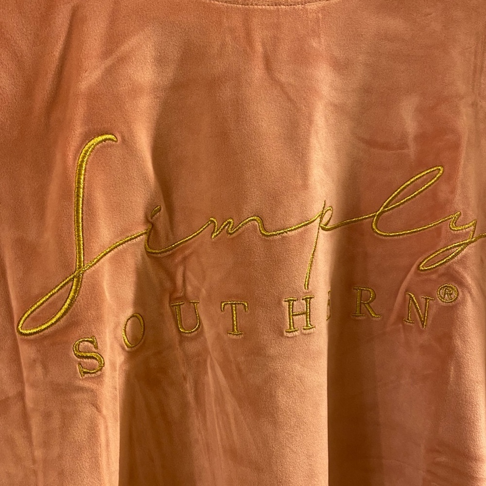Simply Southern Collection Blush Pink gold lettering. NewWithout Tags,NeverWorn